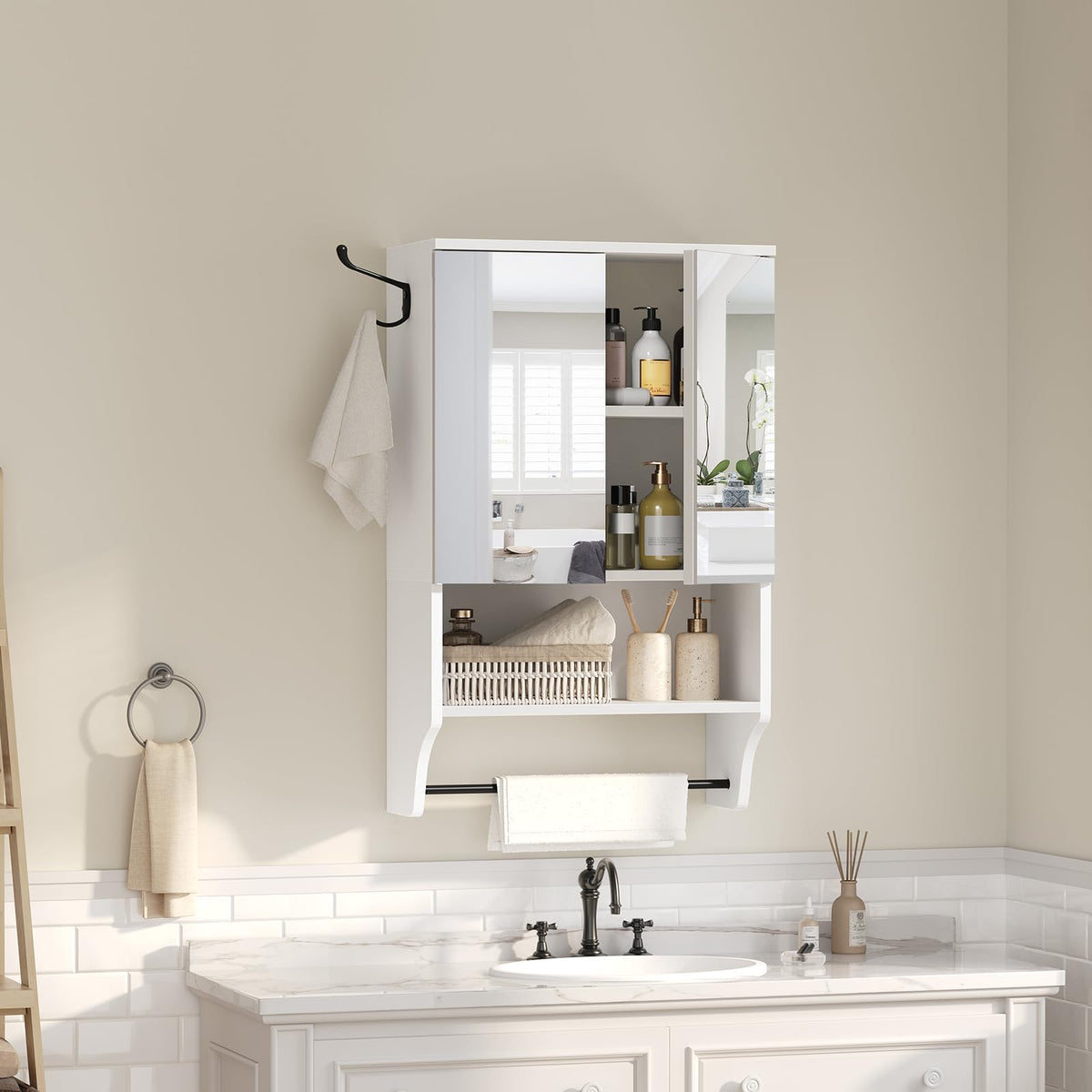 White Wall Mounted Bathroom Cabinet with Mirror and Adjustable Shelf Z7366
