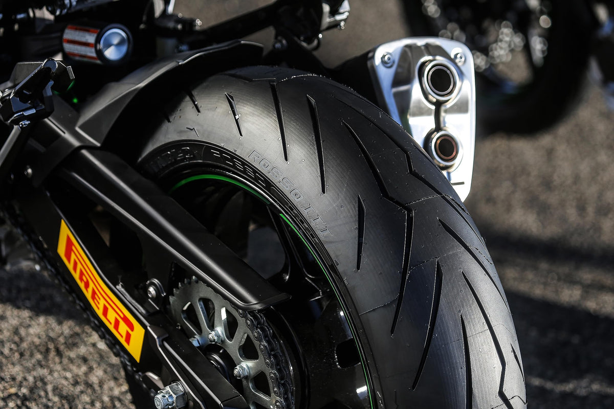 240/45-17 82W Rear Motorcycle Tire V83074